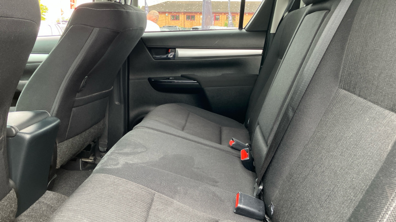 Toyota Hilux Diesel Invincible D/Cab Pick Up 2.8 D-4D Auto